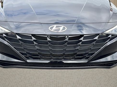 Used 2022 Hyundai Elantra SEL w/ Preferred Accessory Package image 9