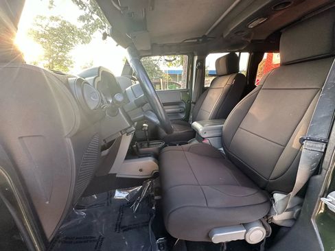 Used 2007 Jeep Wrangler Unlimited Sahara w/ Trailer Tow Group image 13