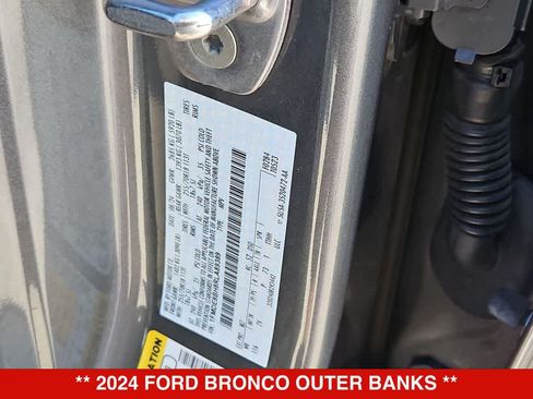 Used 2024 Ford Bronco Outer Banks AWD/4WD image 35