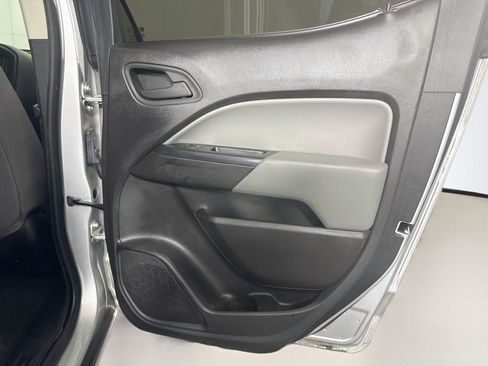 Used 2018 Chevrolet Colorado W/T w/ WT Convenience Package RWD image 26