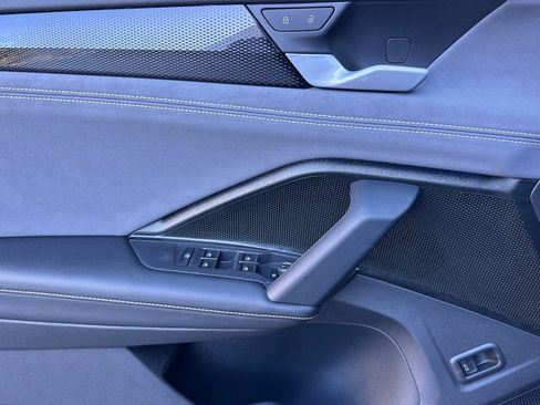 New 2026 Volkswagen Tiguan SE R-Line image 10