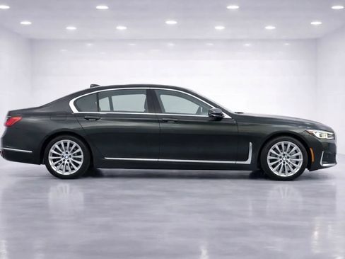 Used 2022 BMW 740i RWD image 6