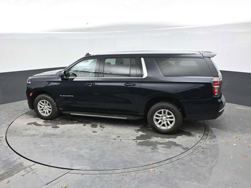 Used 2022 Chevrolet Suburban LS AWD/4WD image 36