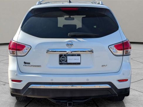 Used 2015 Nissan Pathfinder SV image 6