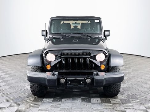 Used 2018 Jeep Wrangler Sport image 2