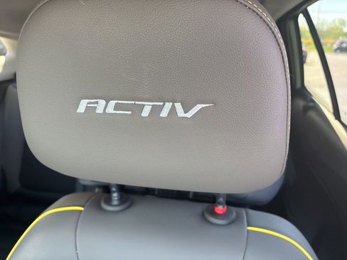 Used 2024 Chevrolet Trax ACTIV w/ Sunroof Package FWD image 15