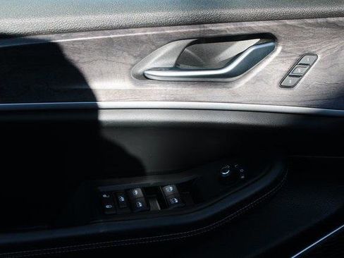 Used 2022 Jeep Grand Cherokee Limited 4xe image 12