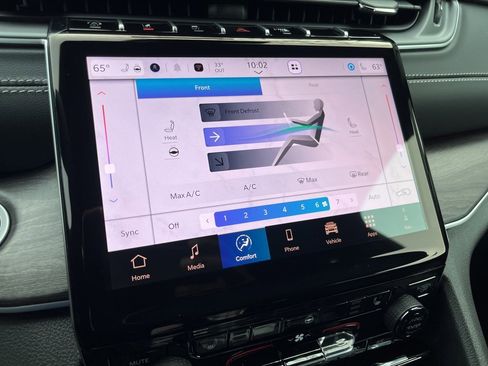 New 2025 Jeep Grand Cherokee L Limited w/ Black Appearance Package image 37