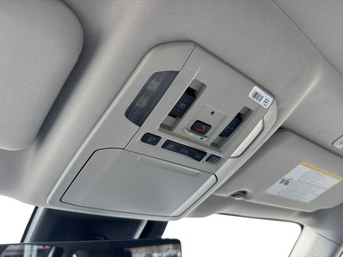 New 2026 Toyota Highlander Platinum AWD/4WD image 18