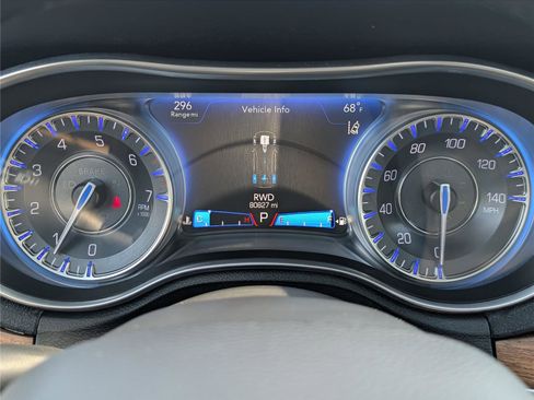 Used 2016 Chrysler 300 C Platinum w/ Safetytec Plus Group AWD/4WD image 35
