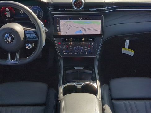 New 2025 Maserati Grecale Modena image 16