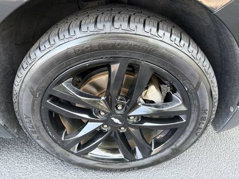 Used 2020 Chevrolet Equinox LT w/ Midnight Edition FWD image 12