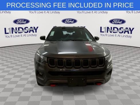 Used 2023 Jeep Compass Trailhawk image 3