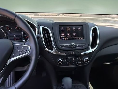 Used 2024 Chevrolet Equinox LT FWD image 12