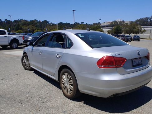 Used 2015 Volkswagen Passat 1.8T S FWD image 4