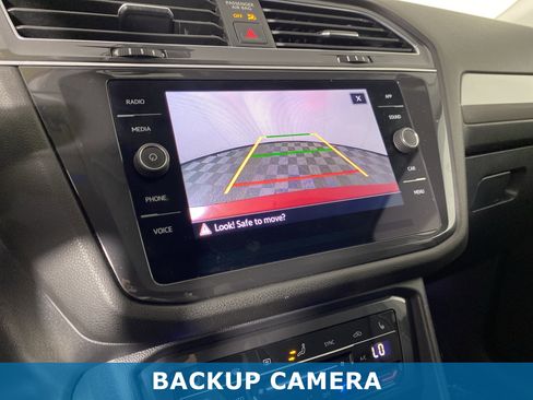 Used 2022 Volkswagen Tiguan SE image 4