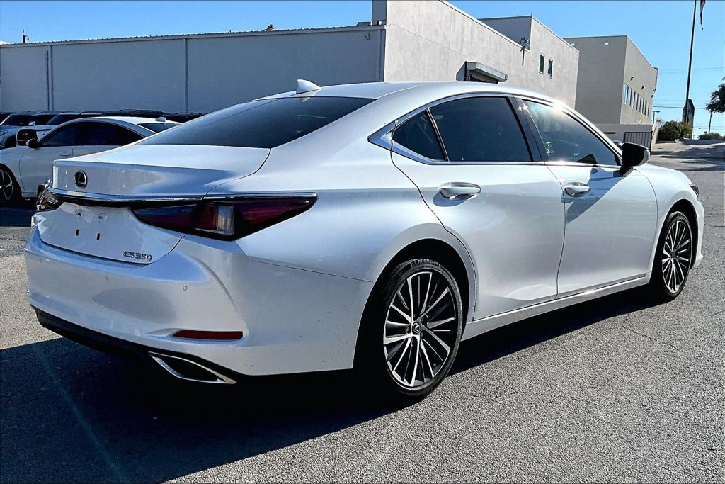 Used 2024 Lexus ES 350 w/ Premium Package FWD image 8