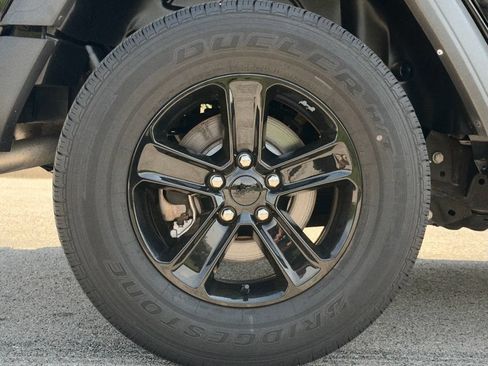 Used 2022 Jeep Wrangler Unlimited Sport AWD/4WD image 34