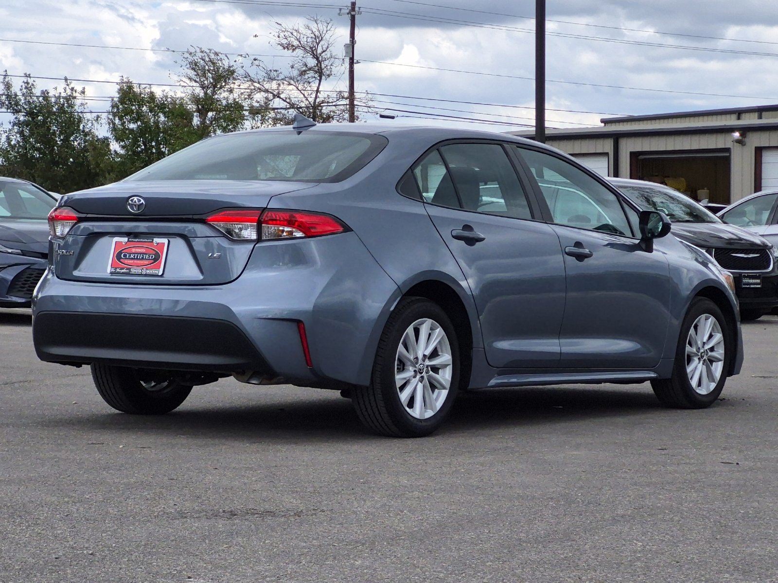 Used 2026 Toyota Corolla LE w/ LE Premium Package FWD image 5