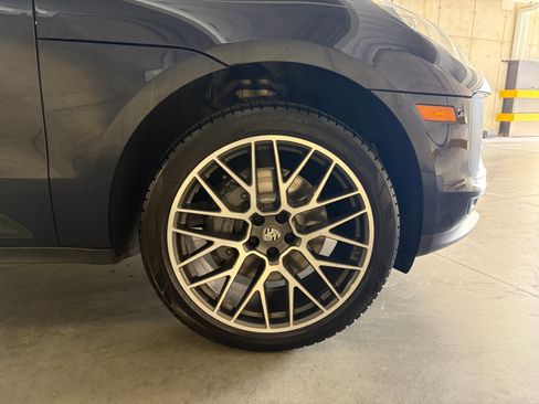 Certified 2020 Porsche Macan S AWD/4WD image 19