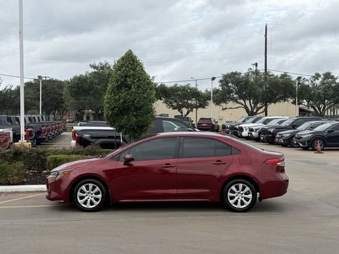 Certified 2025 Toyota Corolla LE FWD image 4