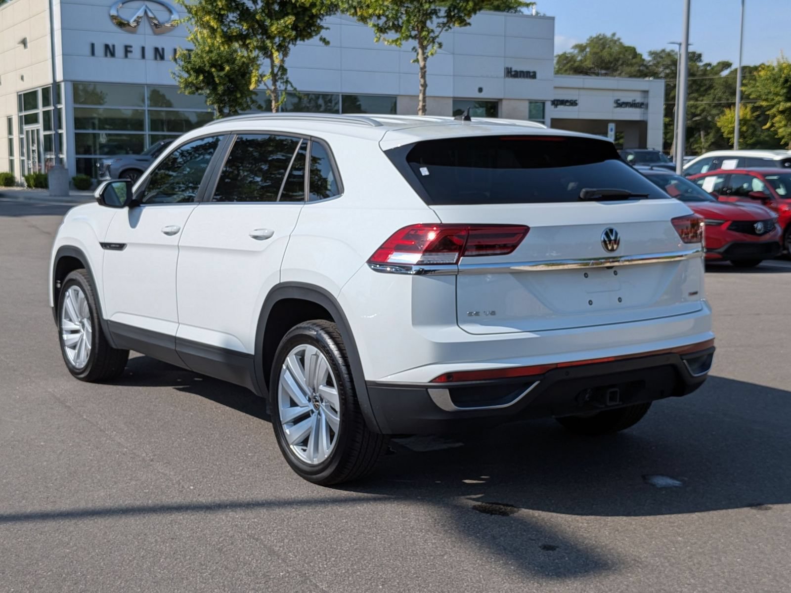 Used 2022 Volkswagen Atlas Cross Sport SE AWD/4WD image 5