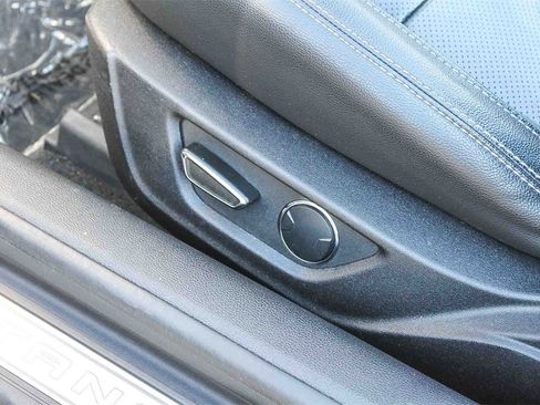 Used 2017 Ford Mustang Premium image 27