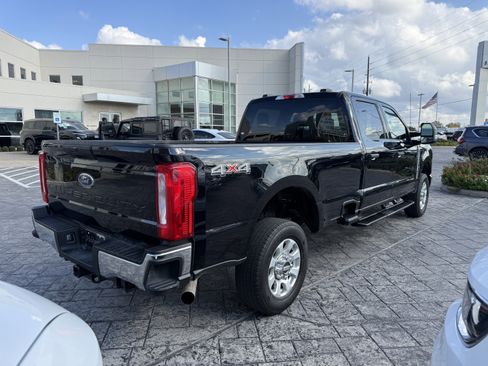 Used 2024 Ford F250 XLT image 7