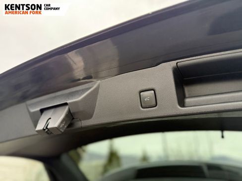 Used 2025 Ford Escape Platinum image 39