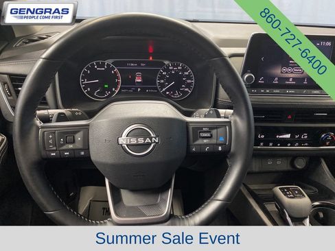 Used 2025 Nissan Rogue SV AWD/4WD image 19