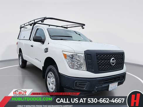 Used 2017 Nissan Titan S image 1