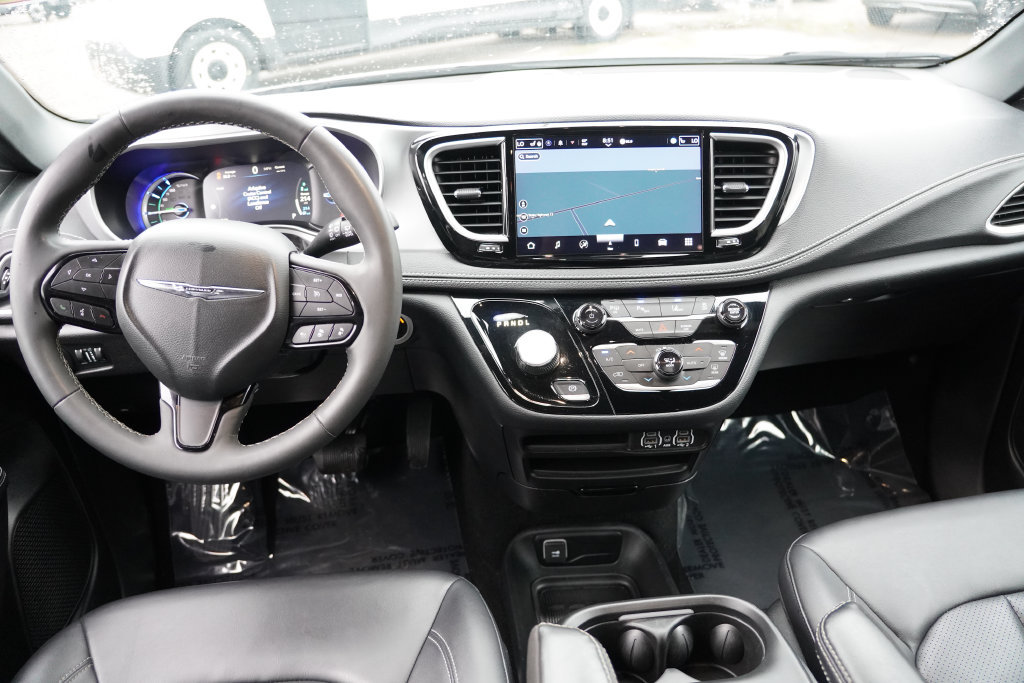 Used 2024 Chrysler Pacifica Limited FWD image 20