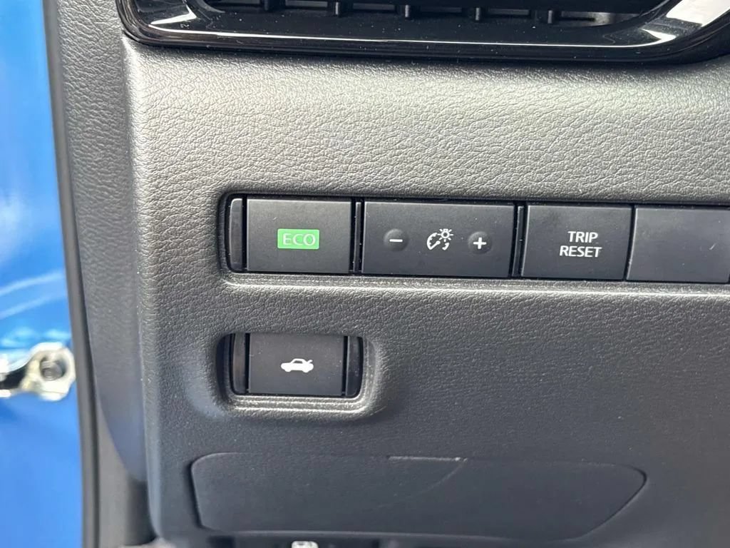 Used 2025 Nissan Sentra SV w/ All-Weather Package FWD image 30