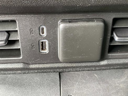 Used 2024 Chevrolet Silverado 2500 LT image 15