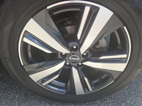 Used 2023 Nissan Rogue Platinum w/ Platinum Premium Package FWD image 10