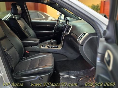 Used 2014 Jeep Grand Cherokee Limited w/ Luxury Group II image 17