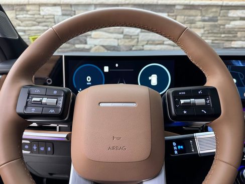 Certified 2025 Hyundai Santa Fe Limited image 15