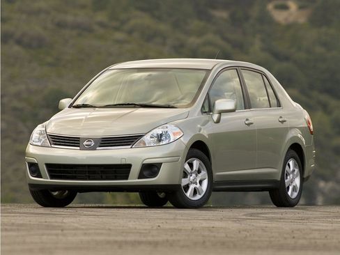 Used 2011 Nissan Versa 1.8 S w/ PWR Plus Pkg FWD image 1