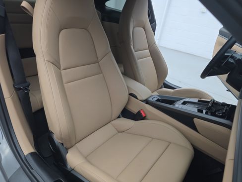 Certified 2022 Porsche 911 Carrera RWD image 12