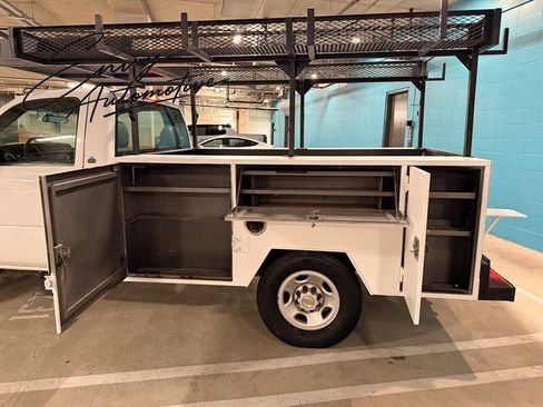 Used 2003 Chevrolet Silverado 2500 W/T RWD image 12