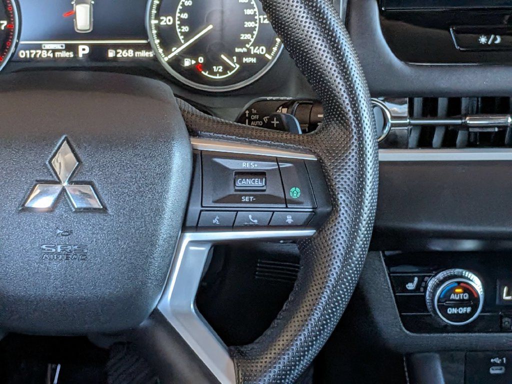 Used 2025 Mitsubishi Outlander SE AWD/4WD image 18