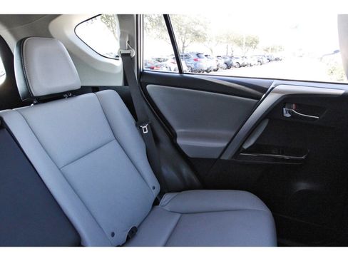 Used 2018 Toyota RAV4 Limited image 12