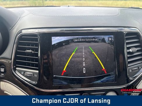 Used 2020 Jeep Grand Cherokee Summit AWD/4WD image 33