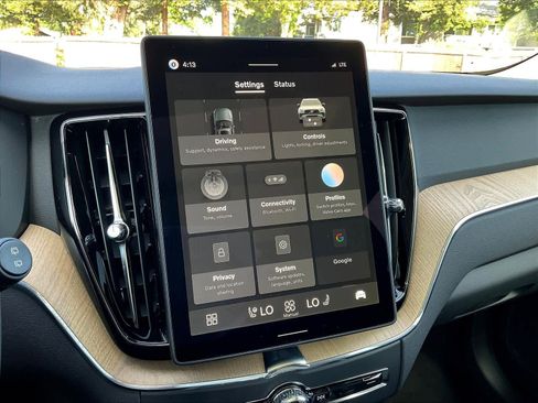 New 2026 Volvo XC60 B5 Plus w/ Protection Package Premier image 22