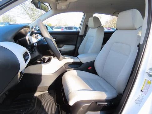 Certified 2023 Honda HR-V LX image 12