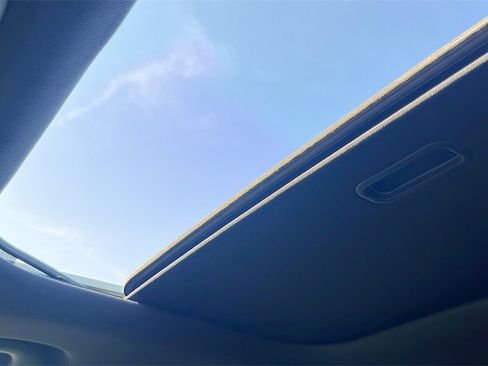 Used 2025 Jeep Grand Cherokee L Altitude image 17