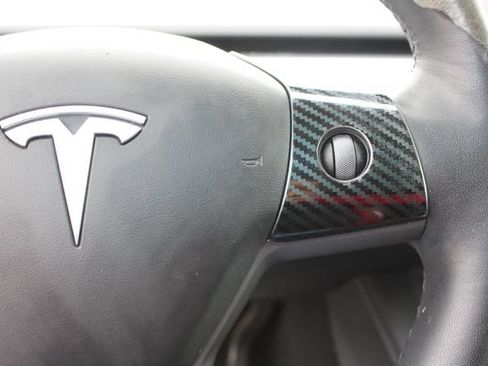 Used 2022 Tesla Model Y Performance AWD/4WD image 17