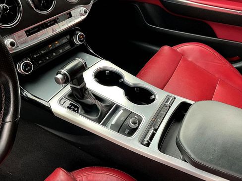 Used 2018 Kia Stinger GT1 image 13