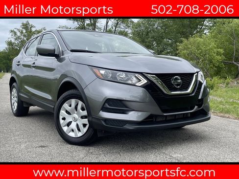 Used 2020 Nissan Rogue Sport S image 1