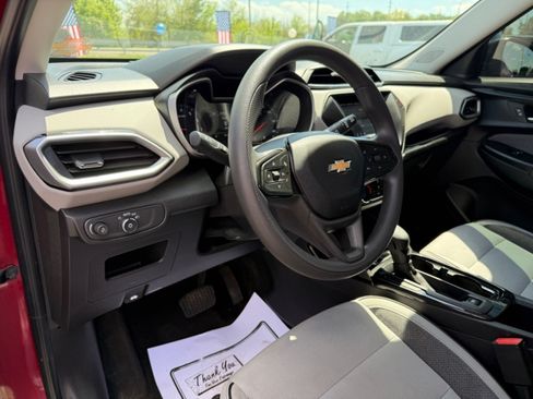 Used 2021 Chevrolet TrailBlazer LS FWD image 17